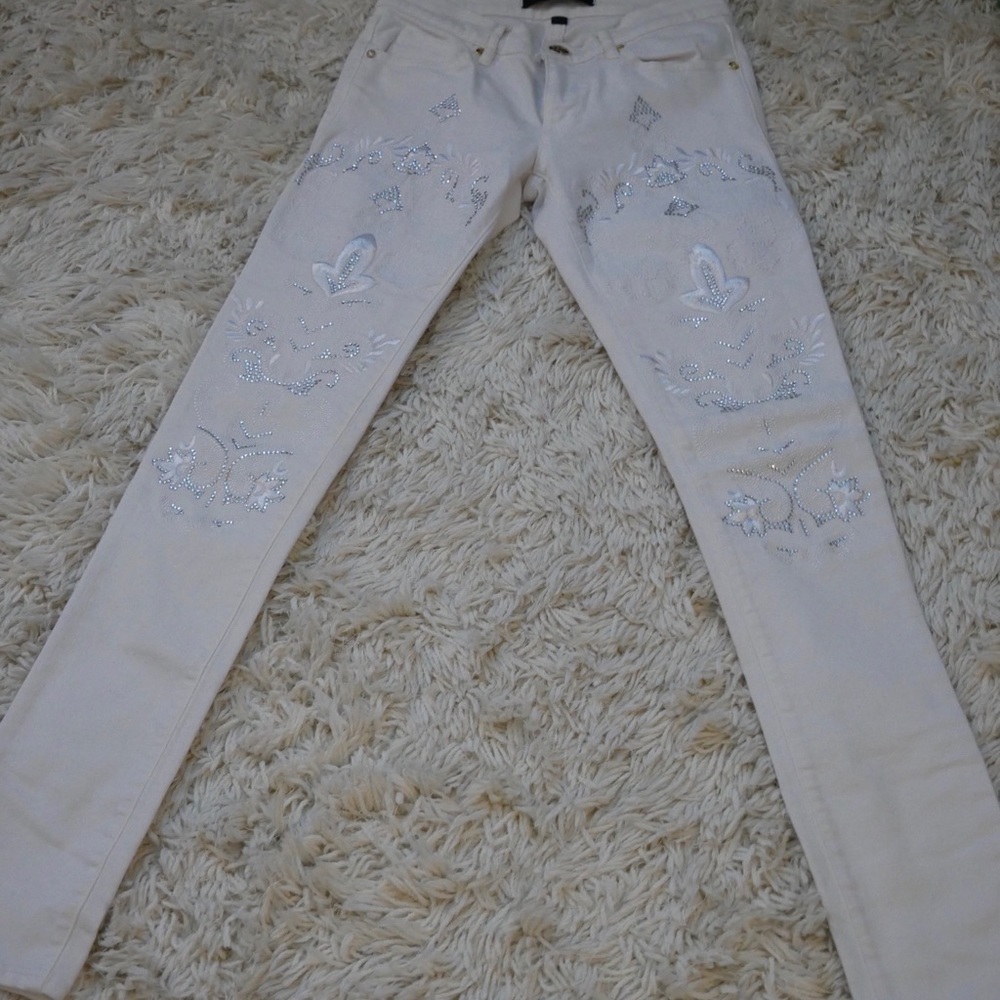 Juicy Couture Design with stones  design